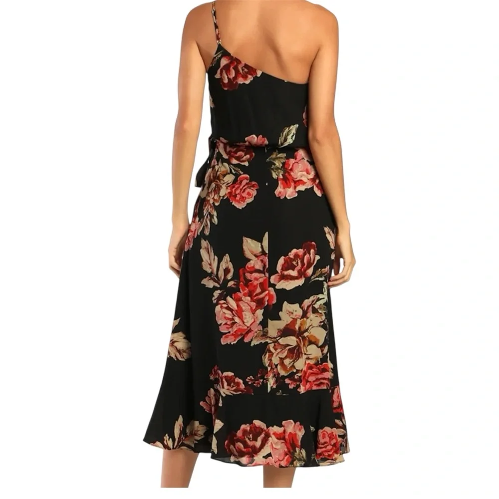 NWT  Lulu’s Black Floral Feminine One Shoulder Divine Blooms Dress Size Small